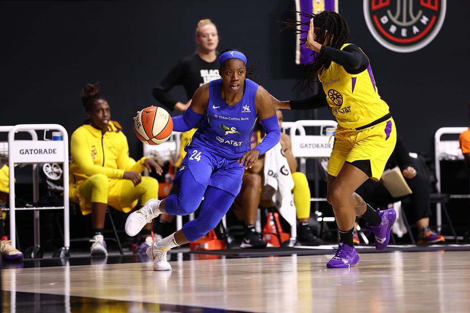 錫伯杜：球（qiú）員每天都會全力以赴地訓（xùn）練 努力解決（jué）問題不斷進步