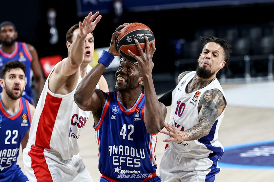 主持人問張晉：你老婆（pó）陪了劉鑾雄6年，張晉的回答如教科書般標準