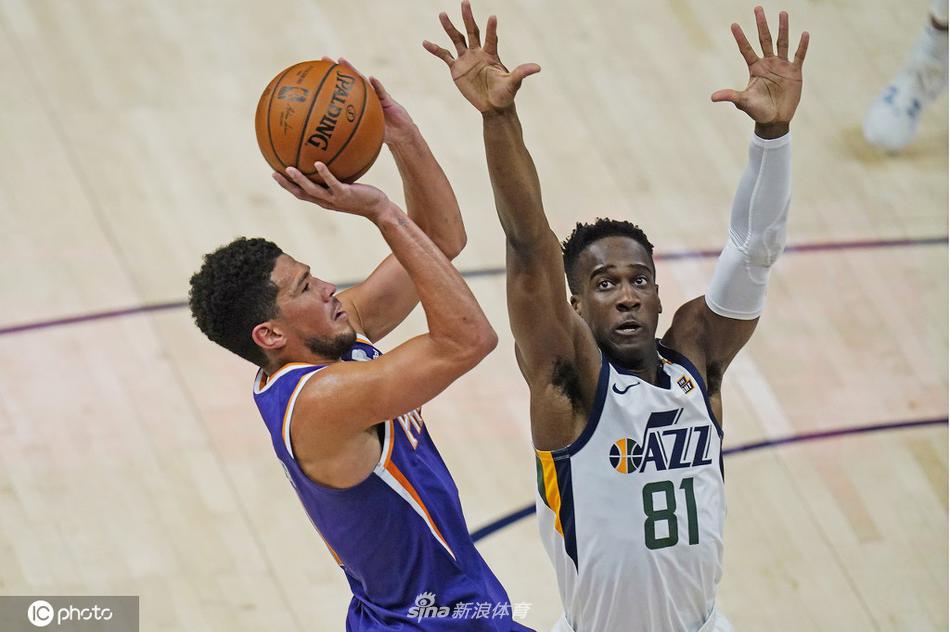 穿針引線（xiàn）！東（dōng）契奇（qí）送妙傳 肯納德空位三分（fèn）一箭穿心