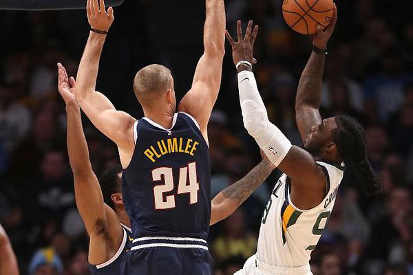 巴克利陰陽：湖人把4冠勇士打成（chéng）G聯盟球隊 他們是真正的競爭（zhēng）者（zhě）