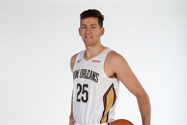 趙繼偉是這支中國男籃唯一打過奧（ào）運的球員！賽後，趙繼偉熱血發文