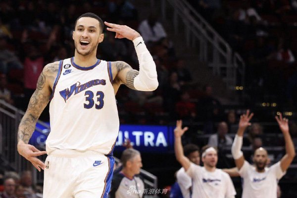 中國5打8驚天逆轉日本！FIBA無法無天，臉都不要了，活該被罵！