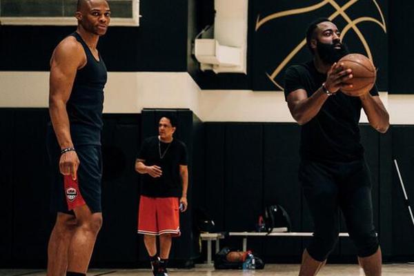 70+分合理性（xìng）排（pái）名：阿德巴約83分（fèn）第11 東契奇73分居（jū）首科比81分（fèn）第二