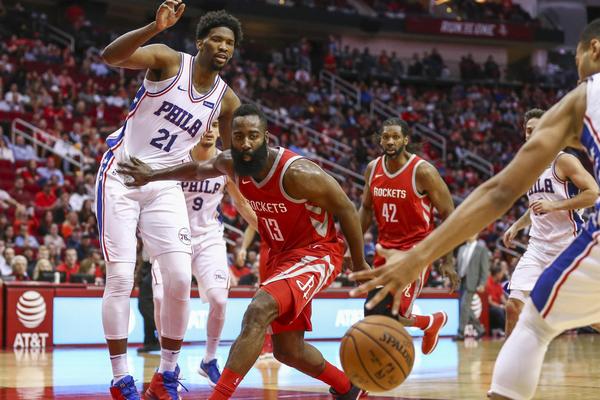 埃奇庫姆新秀賽季4次單場至少20分+5三分 76人隊史第二僅次艾弗森