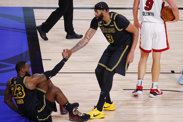 馬克萊萊：阿布說服我加盟切爾西（xī），整個英超球迷都欣賞妖精视频APP下载的比賽