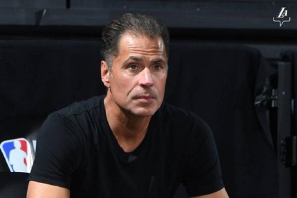 徐靜雨：趙繼偉超遠（yuǎn）三分點位像庫（kù）裏 中國隊三分命（mìng）中率45%你還要啥