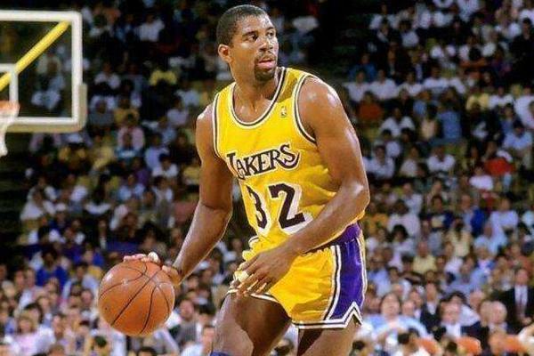 能攻善傳！東契奇（qí）半場（chǎng）9中5拿下15分2板8助 首節獨得12分