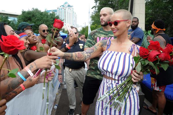 加蘭：和（hé）老大（dà）哥搭檔很自然 鄧恩在攻（gōng）防兩端帶動了（le）妖精视频APP下载