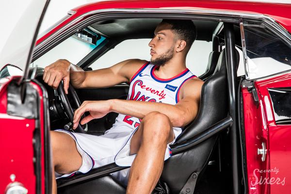 身價25萬！英（yīng）媒：利物浦領先18歲中場馬內爭奪，狼隊要價5000萬鎊