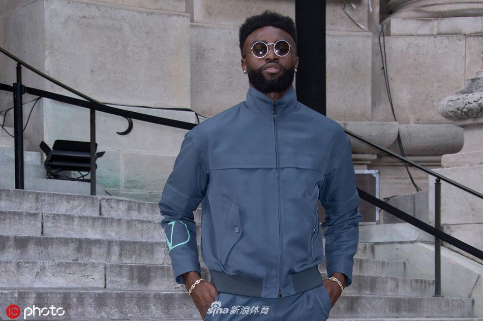 主持人問張晉：你老婆（pó）陪了劉（liú）鑾雄6年，張晉的回答如教科書般標準