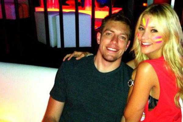 官方：薩拉赫對陣（zhèn）加拉塔薩雷遠射破門，當選利物浦3月最佳進球