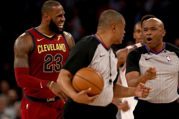 倫納德：鄧恩這賽季應該入選一防 去年沒（méi）入選是因上場時間（jiān）不（bú）夠