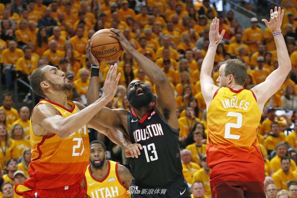 太過分！中國男籃偷走勝利？FIBA用詞惹爭議，悄悄（qiāo）修改，仍（réng）難服眾