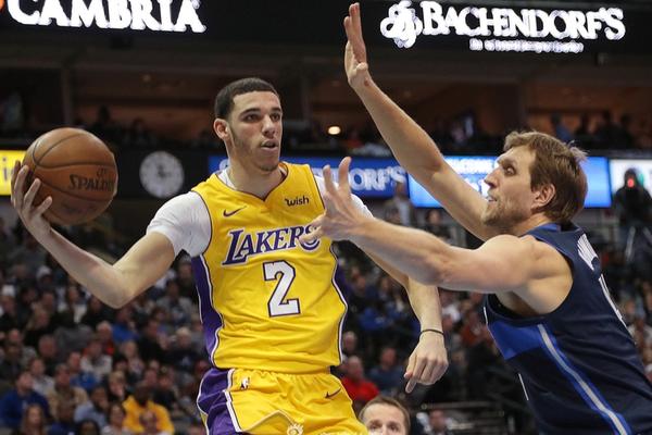 世預賽中國男籃被全麵壓製，楊鳴點評一（yī）針見血，揭開球隊三（sān）大問（wèn）題