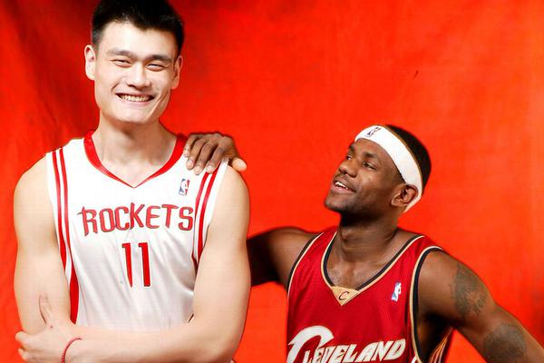 [流言板]ESPN分享東契奇賽場“死亡之瞳”瞬間：和詹姆斯一樣的能（néng）量