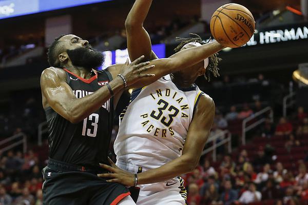 東（dōng）契奇罰球時 威少對其喊“籃球不會撒謊”&隨後被吹T