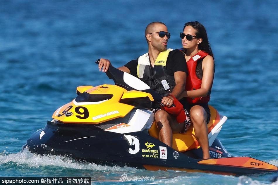 媒體人：廣東（dōng）一再被絕殺不能歸咎（jiù）於運氣不好 杜（dù）指導要被吐槽了