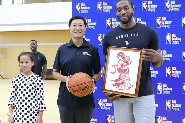 03月11日 歐冠1/8決賽（sài） 紐卡斯爾聯（lián）vs巴塞羅那 全場錄像回放