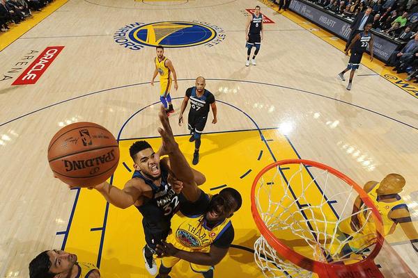 03月（yuè）15日 西甲第28輪 皇家奧維耶多vs瓦倫西亞 全場錄像回放