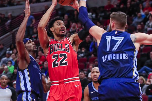 徐靜雨（yǔ）：趙繼偉超遠三分點位像庫裏 中國隊三分命中（zhōng）率45%你還要啥