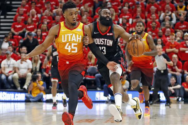 曆史（shǐ）第一！亞曆山大連續126場20+追平張伯倫（lún） 紀錄已塵封63年