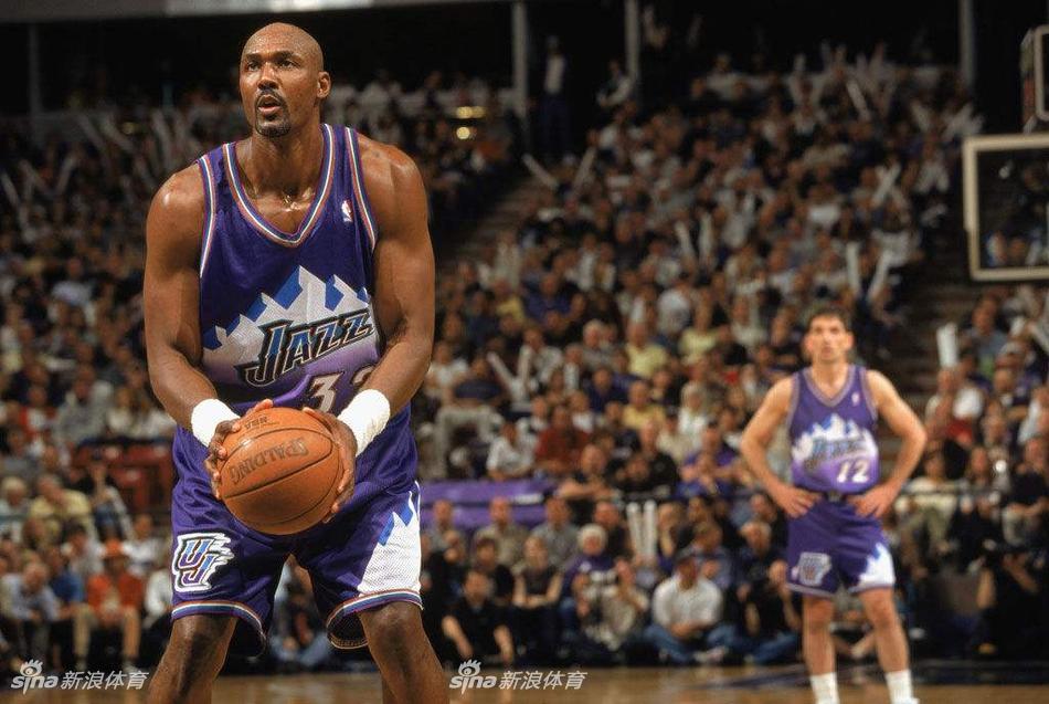 望無礙！拚搶時克（kè）裏斯·鄧恩（ēn）被馬特科維奇打到頭部 回更衣室了