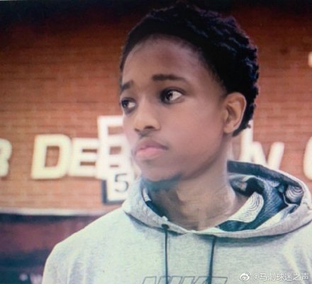 穩定發揮！傑倫·布朗出戰37分鍾（zhōng）17中9砍（kǎn）27+8+8 5失誤（wù）瑕不掩瑜