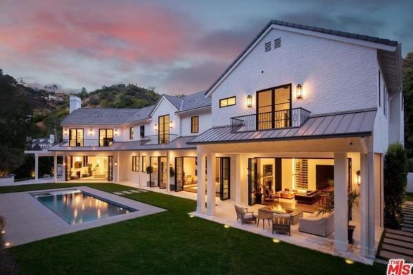 十年前（qián）的今天：庫裏麵對（duì）雷霆狂轟12記三分 最後（hòu）時刻超遠三分絕殺（shā）