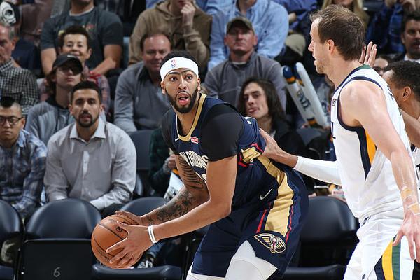 去了上海才（cái）發現：沒人穿北（běi）麵、耐克！滿大街都是“新中產3件套”