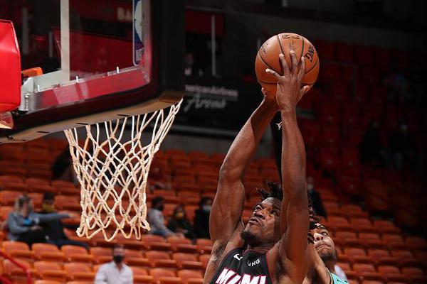 搞笑！郭士強成為了中國男籃——“最佳防守球員”