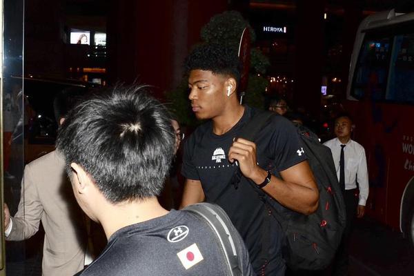 晚上7點（diǎn），國際籃（lán）聯罕見改口：向中國男籃致歉，隻字不提處罰裁判