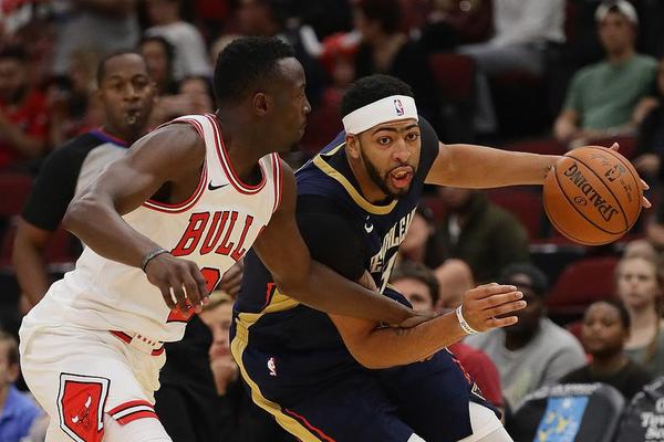 攻防兼備！德裏克·懷特三分11中5砍下21分6板8助2斷2帽（mào）