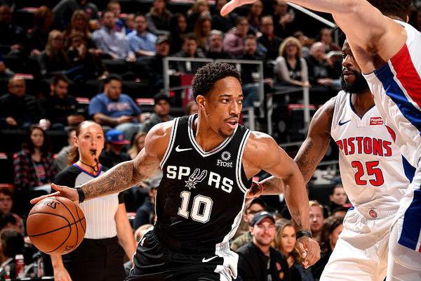 郵報：妻子米蘭（lán）達非常支持恩德（dé）裏克，先後隨他搬（bān）至西班牙和法國