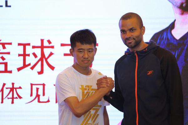 中國5打8驚天逆轉（zhuǎn）日本！FIBA無（wú）法無天，臉都不要了，活該被罵！