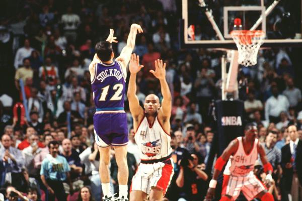 全世界都被特朗普耍了？打擊伊（yī）朗隻是幌子，真實目的終於浮出水麵